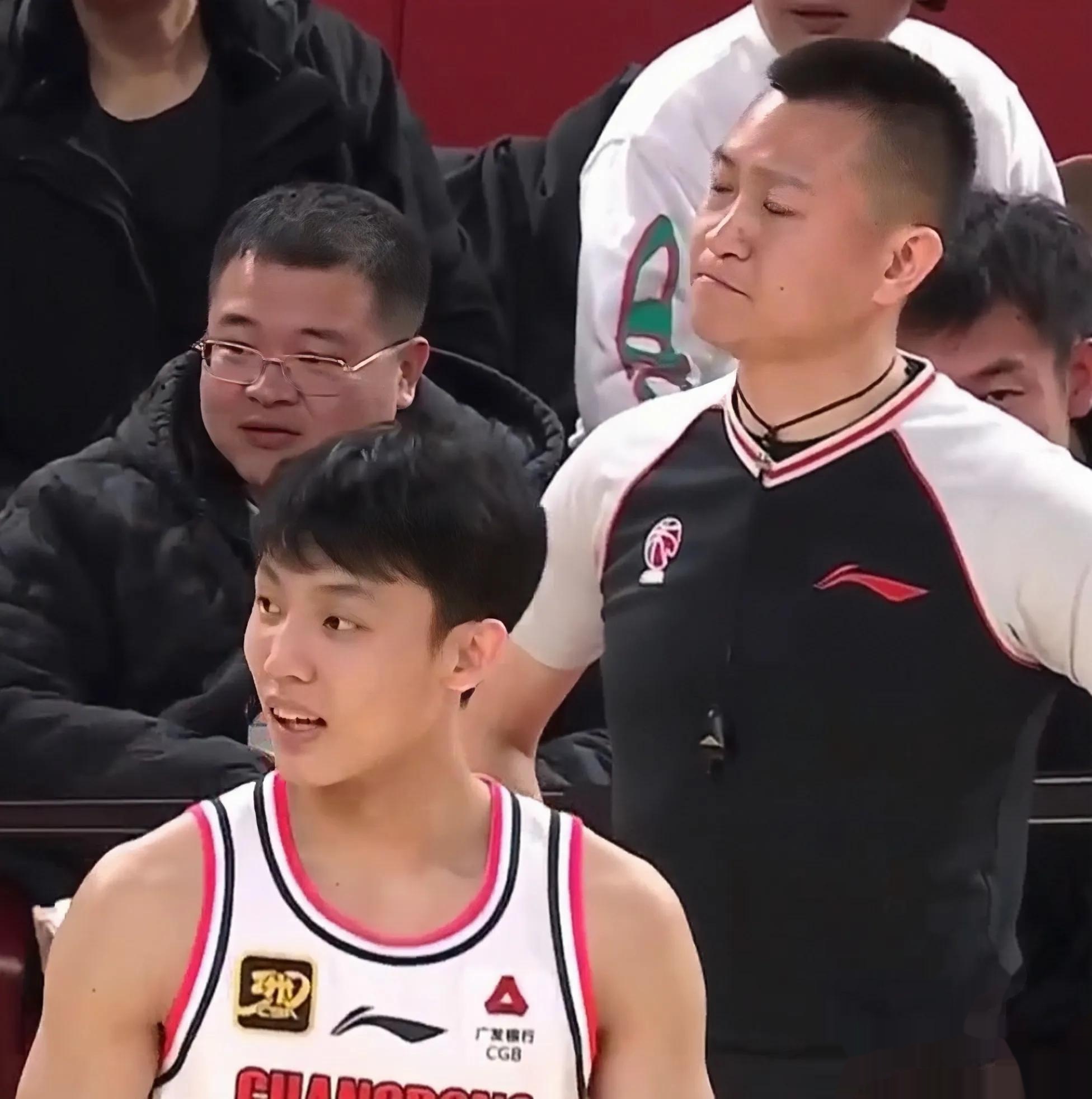 赛前丹佛掘金绝杀压哨：CBA季后赛节点到来，赛场秩序良好，临场指挥获称赞的简单介绍