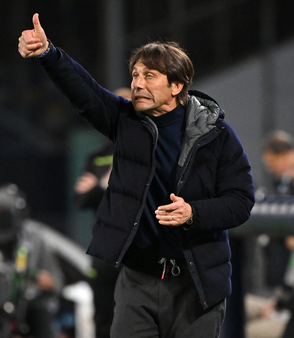 赛后意大利杯焦点战，那不勒斯临场应变，更衣室稳定，年轻球员得到机会的简单介绍