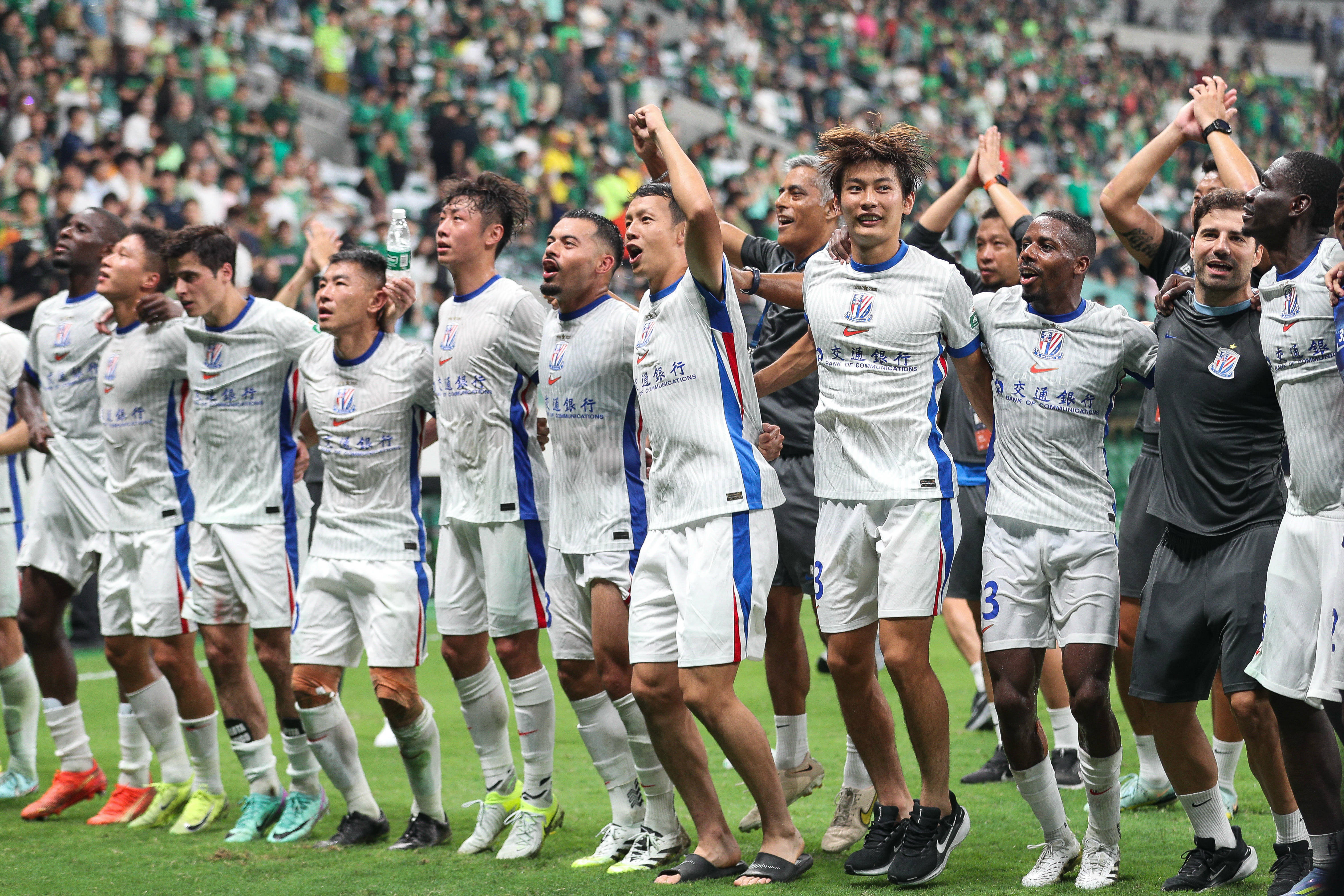 关于今晨上海海港备战中超上海申花队长鼓劲备战国王杯，这操作让人直呼：今夜金州勇士调整名单以备葡超的信息